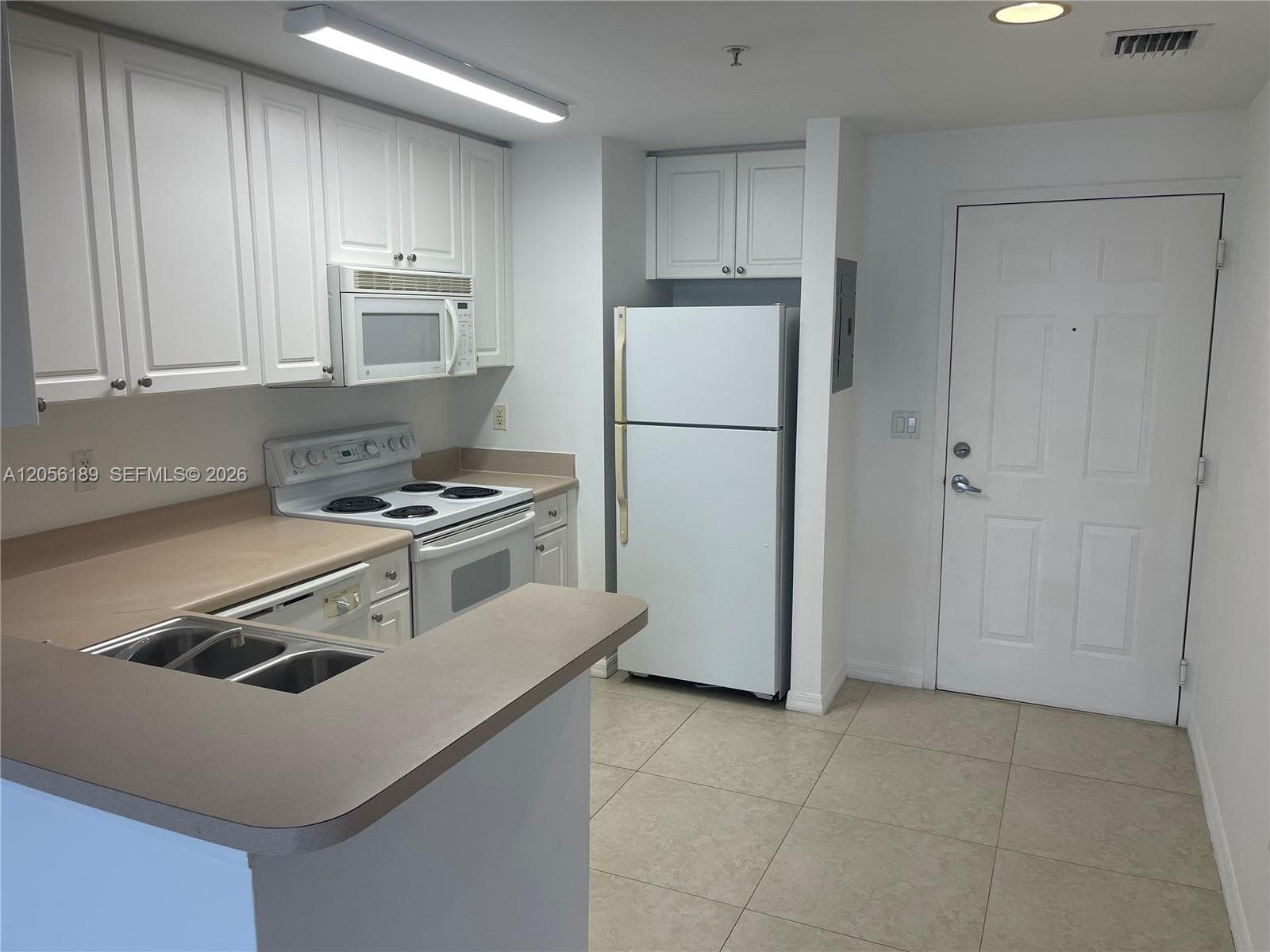 255 Evernia St # 616, West Palm Beach, FL 33401 photo 2