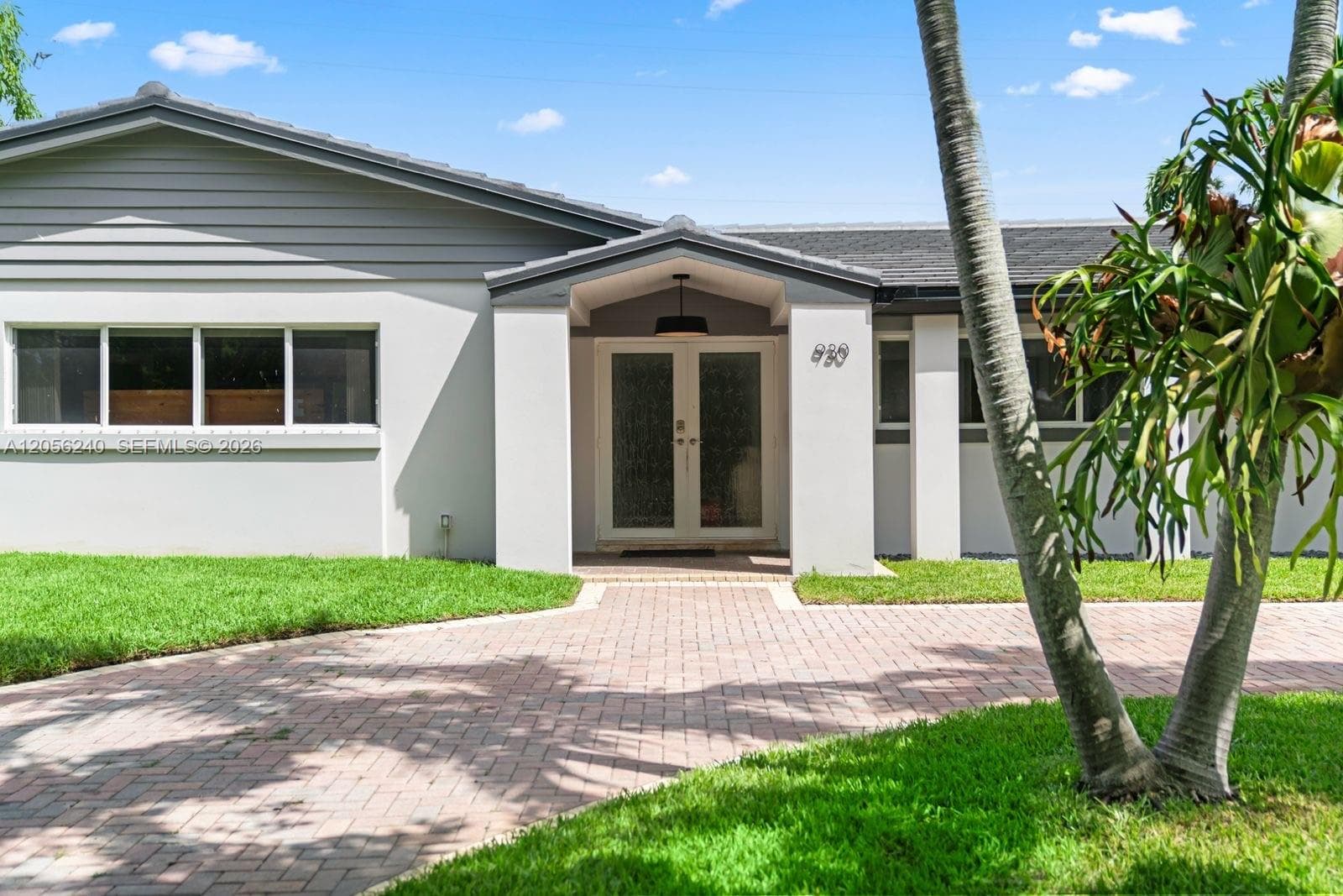 930 NE 182nd Ter, North Miami Beach, FL 33162 photo 2