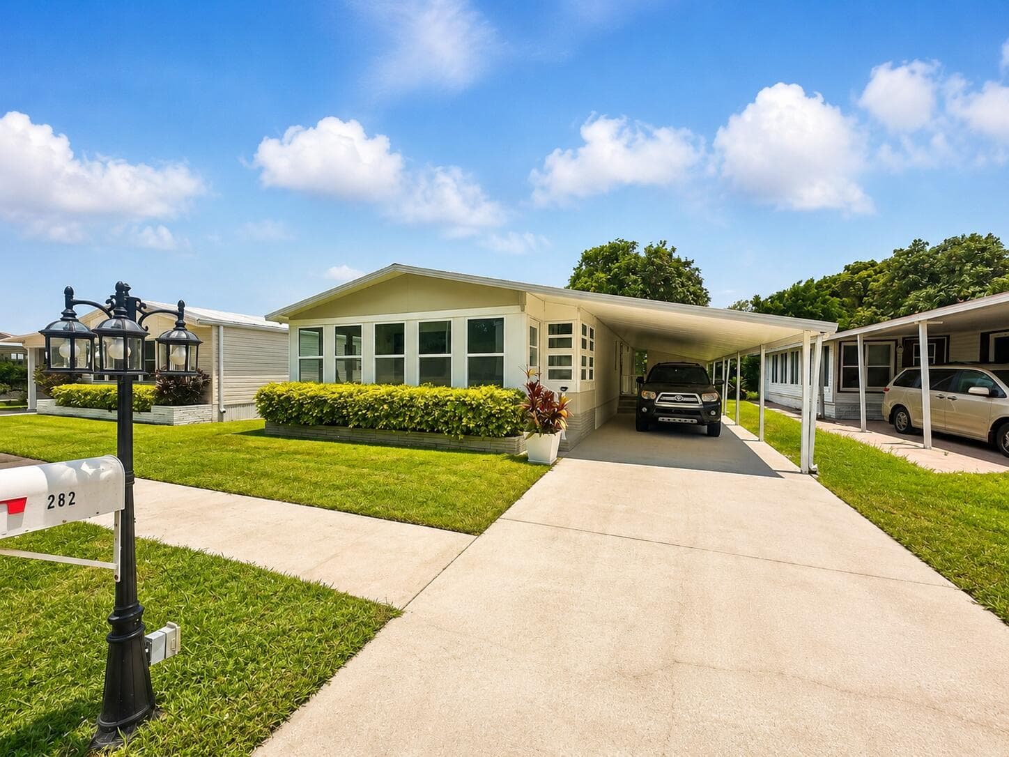 282 NW 54th Street NW, Deerfield Beach, FL 33064 photo 2