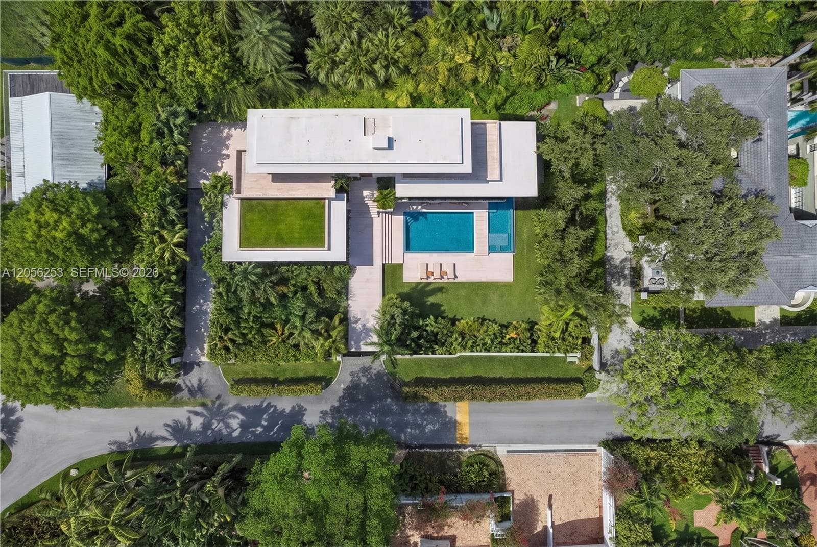 3400 S Moorings Way, Miami, FL 33133 photo 2