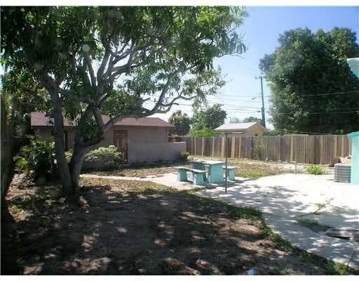 1015 S K Street, FL 33460 photo 3