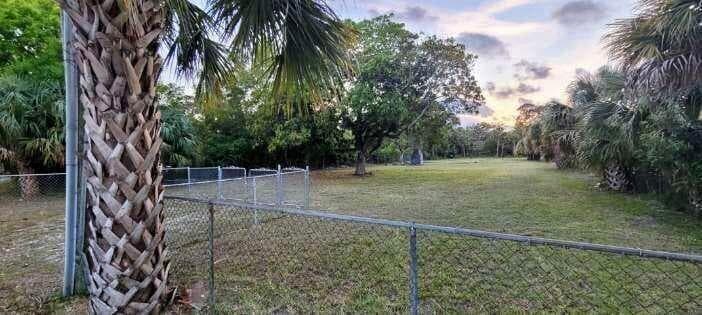 1099 N HAVERHILL Road, Haverhill, FL 33417 photo 2