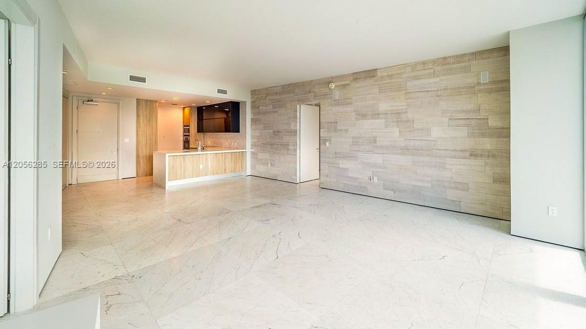 200 Biscayne Boulevard Way # 5104, Miami, FL 33131 photo 3