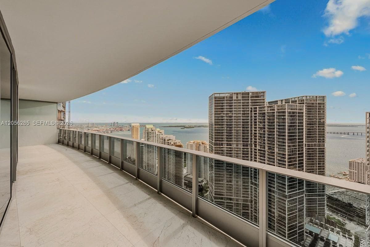 200 Biscayne Boulevard Way # 5104, Miami, FL 33131