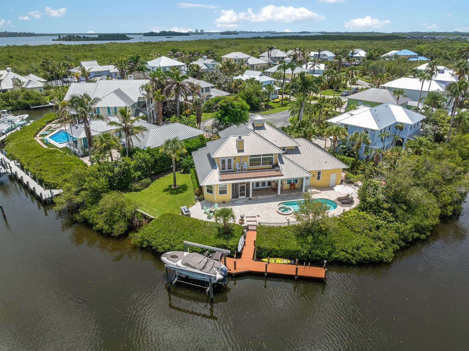 2165 6TH Court SE, Vero Beach, FL 32962 photo 2
