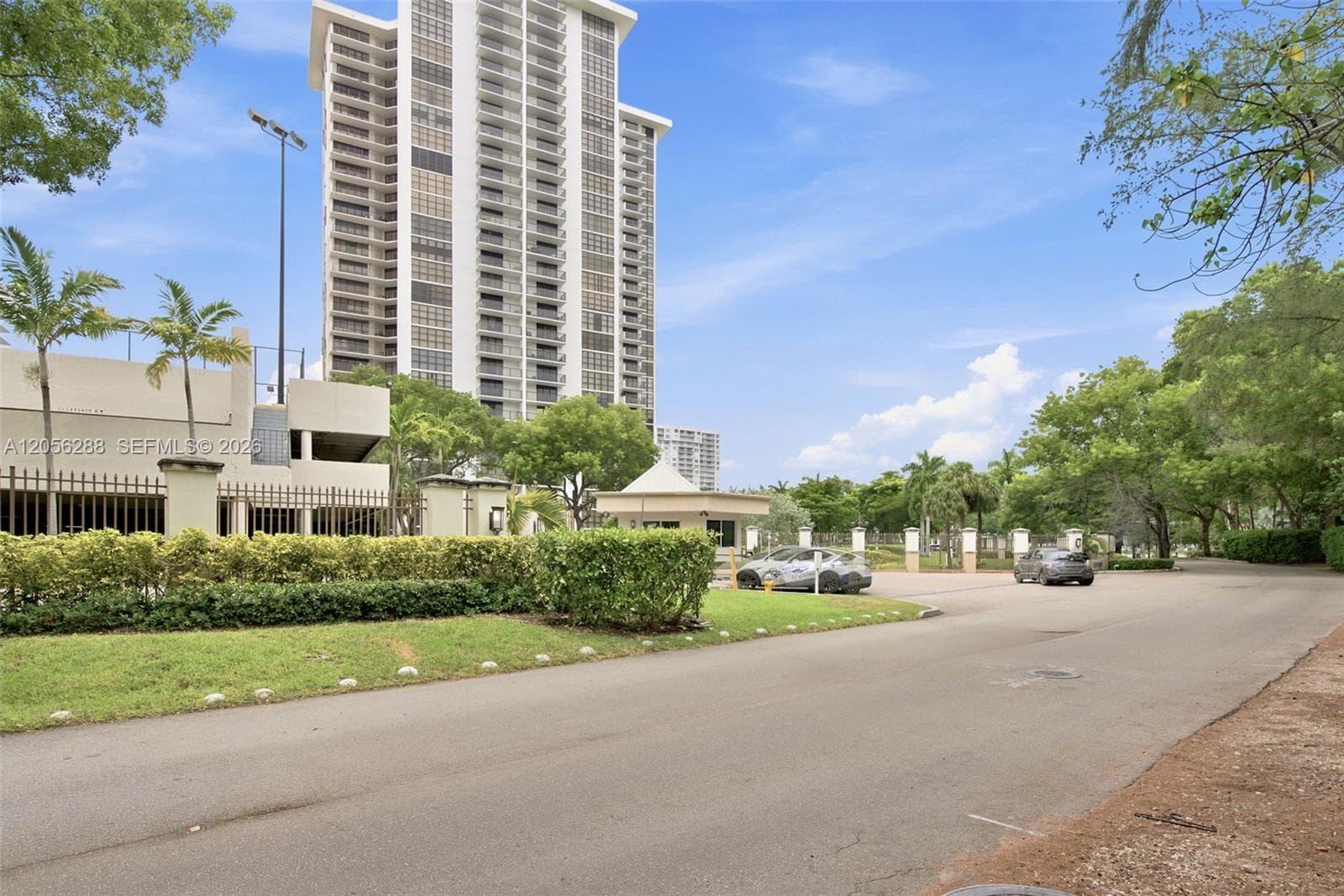 18181 NE 31st Ct # 807, Aventura, FL 33160 photo 3