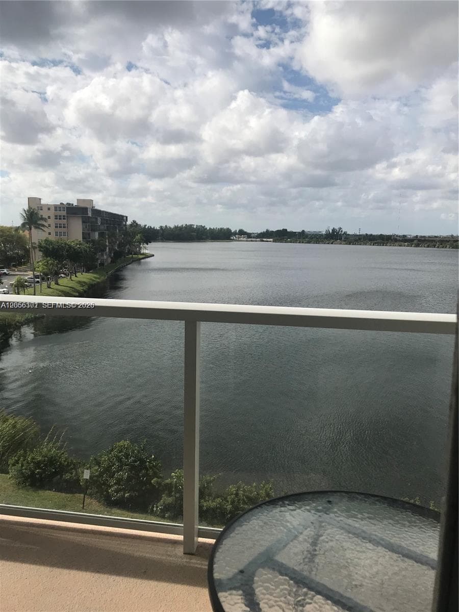 1301 NE Miami Gardens Dr # 524W, Miami, FL 33179