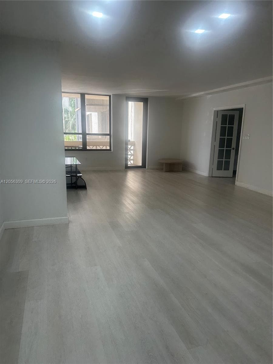 10185 Collins Ave # 309, Bal Harbour, FL 33154