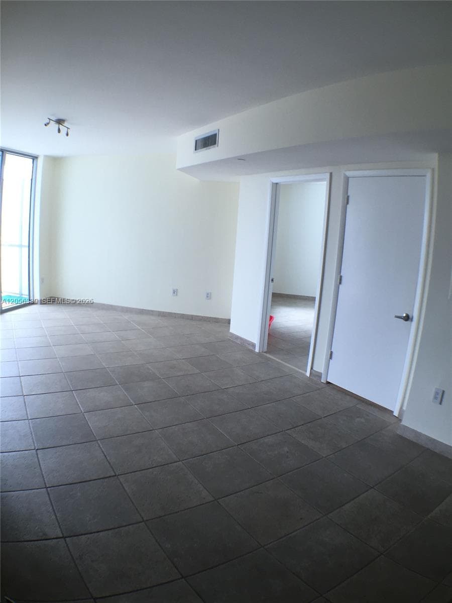350 S Miami Ave # 3612, Miami, FL 33130 photo 4