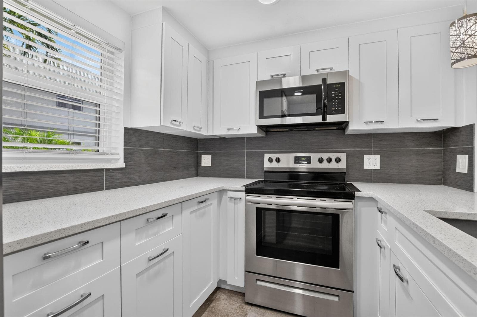 212 Monaco E, Delray Beach, FL 33446 photo 2