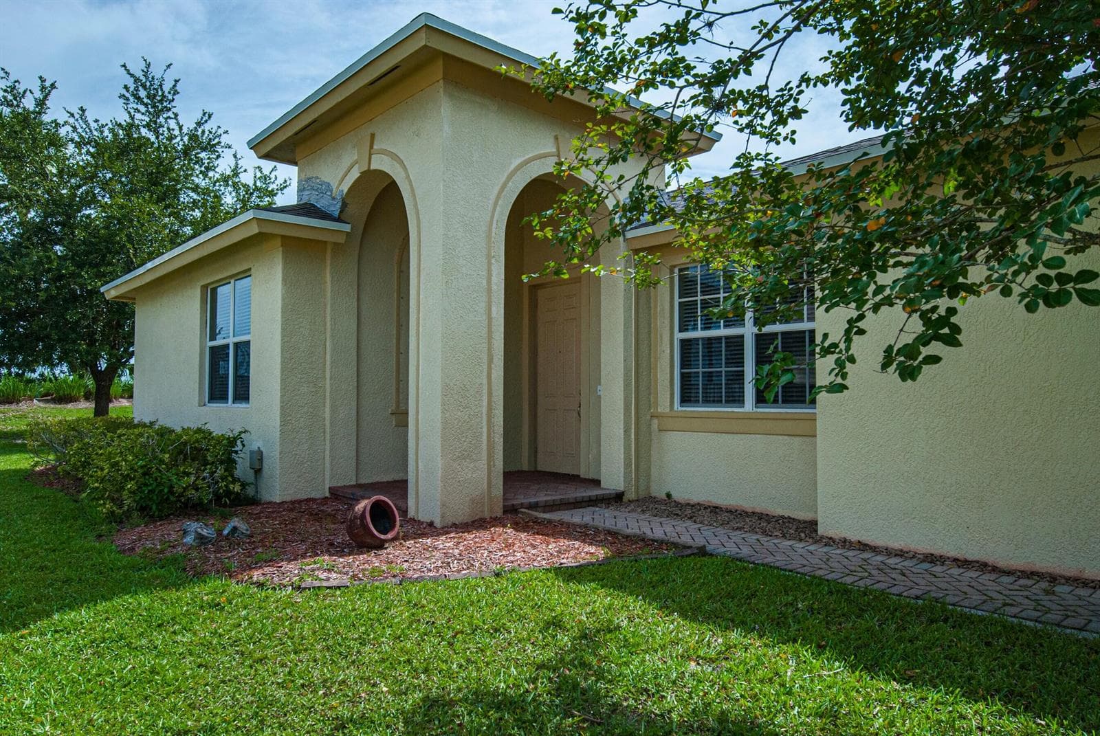 9851 E VERONA Circle, Vero Beach, FL 32966 photo 2