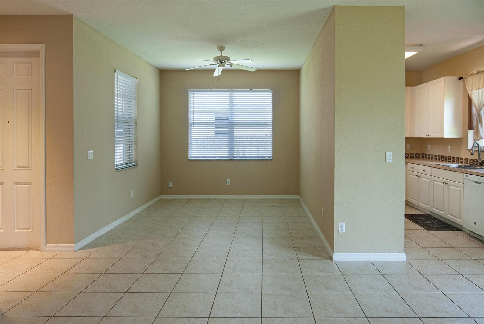 9851 E VERONA Circle, Vero Beach, FL 32966 photo 5