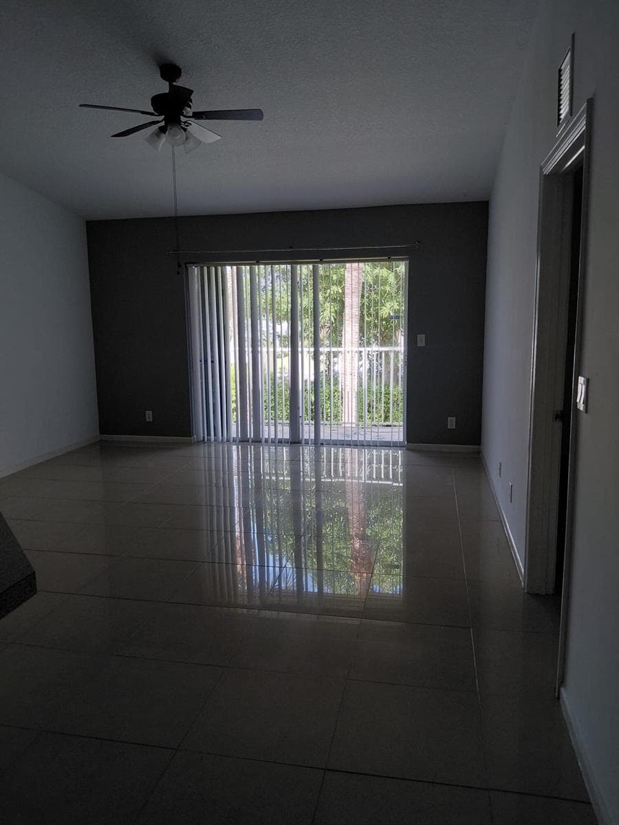 4524 Oak Terrace Drive, FL 33463 photo 2