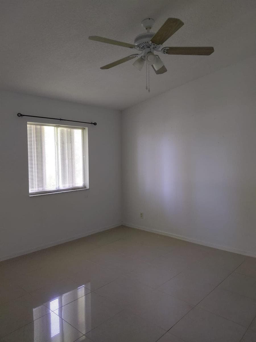 4524 Oak Terrace Drive, FL 33463 photo 3
