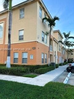 10012 NW 7th St # 216, Miami, FL 33172 photo 3