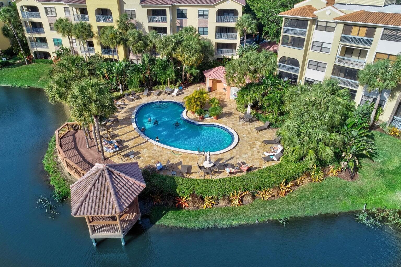 100 UNO LAGO Drive # 402, Juno Beach, FL 33408 photo 2