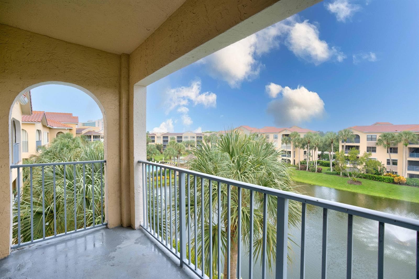 100 UNO LAGO Drive # 402, Juno Beach, FL 33408 photo 4