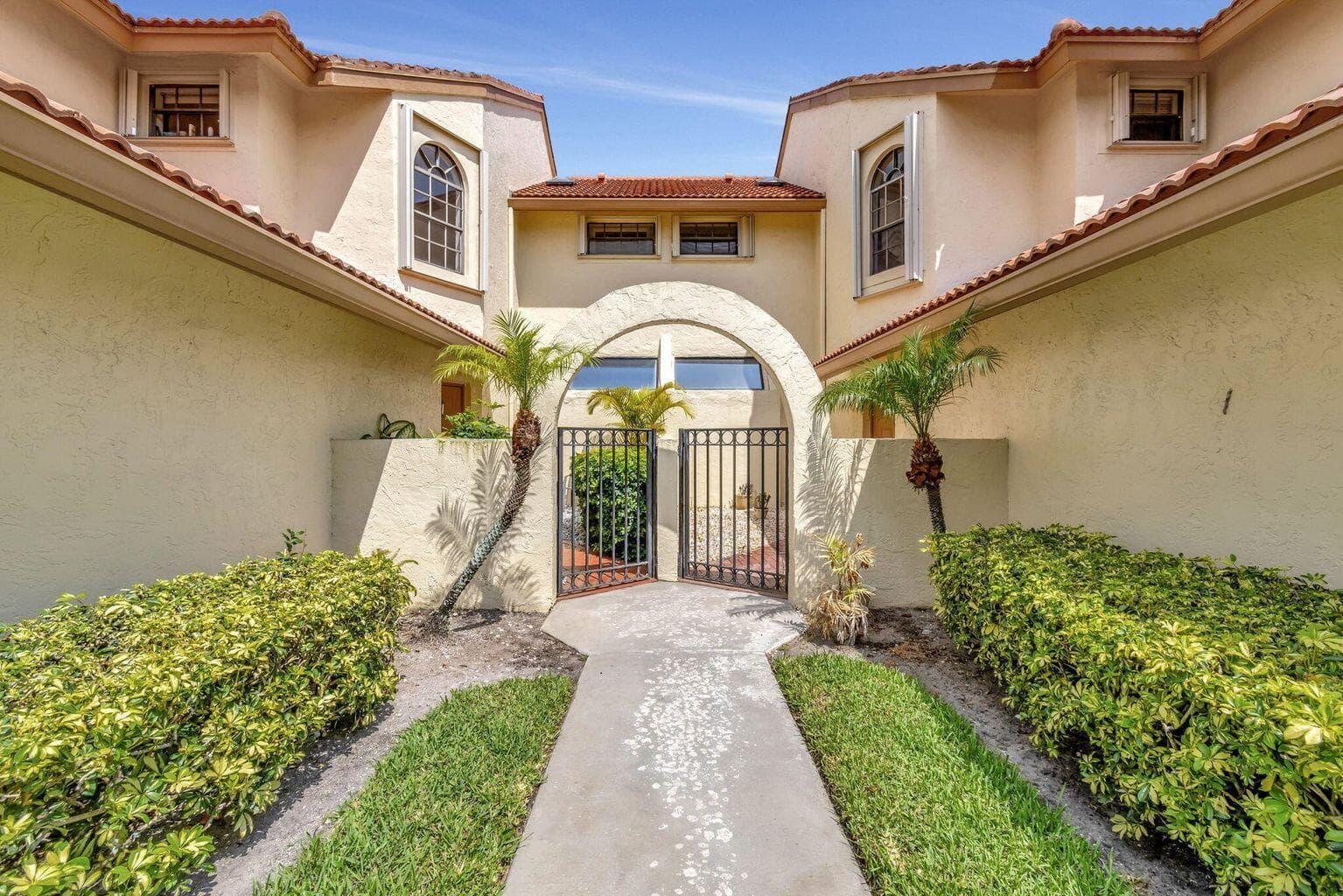 8320 WATERLINE Drive # 201, Boynton Beach, FL 33472 photo 2