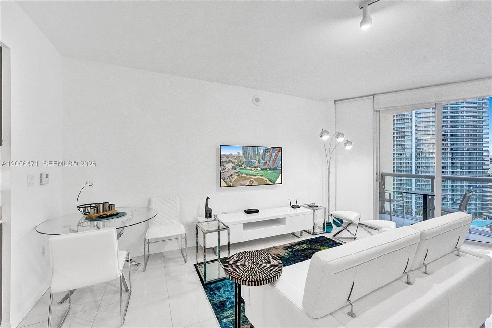 475 Brickell Ave # 2708, Miami, FL 33131 photo 3