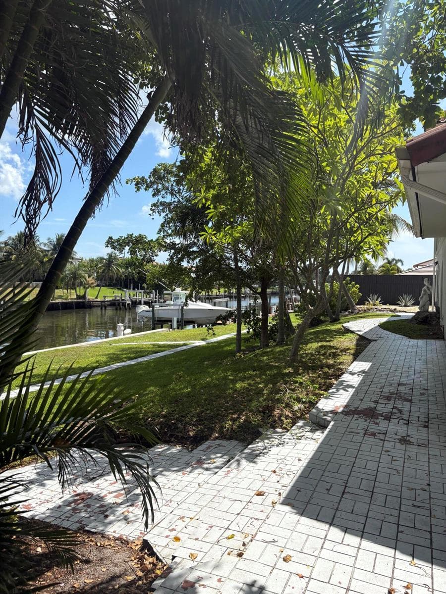 2614 AMHERST Lane, FL 33460 photo 5