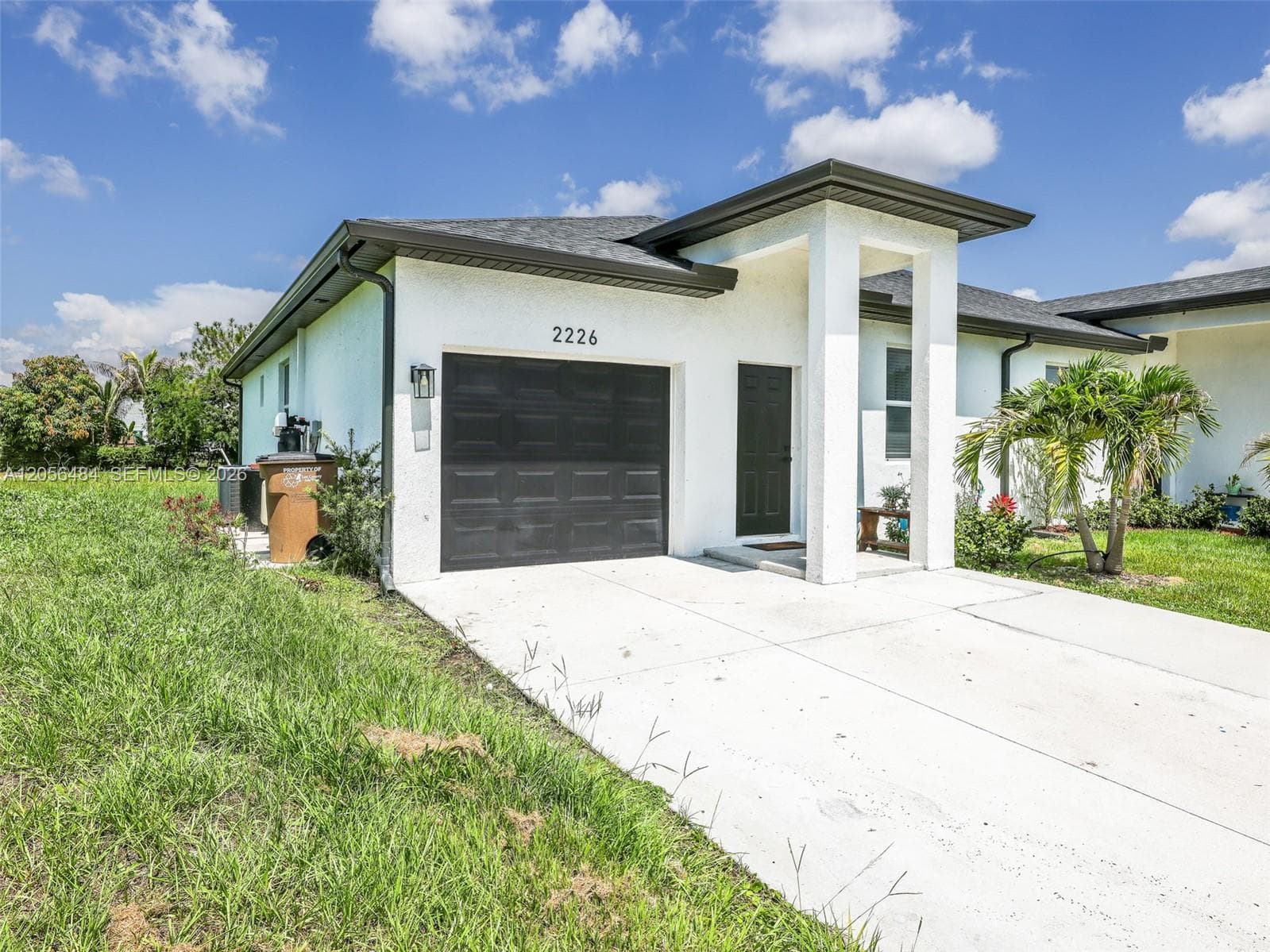 2224 Kenneth Ave S, Lehigh Acres, FL 33973 photo 2