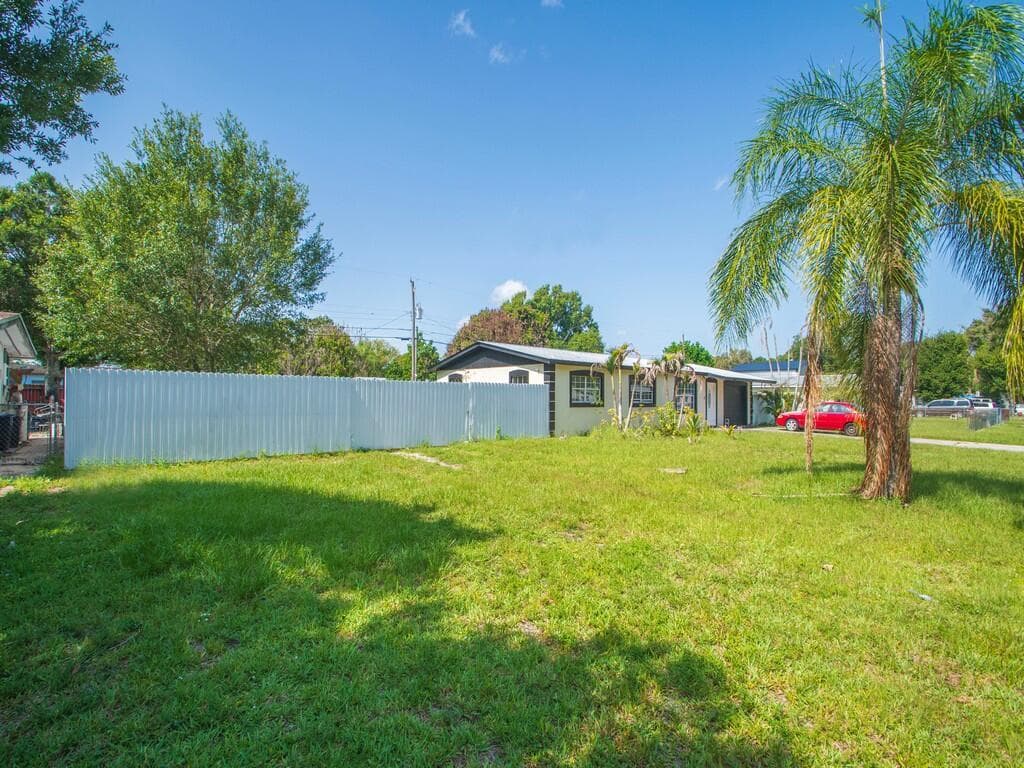 355 JOHNSTON Street, Fort Pierce, FL 34982 photo 4