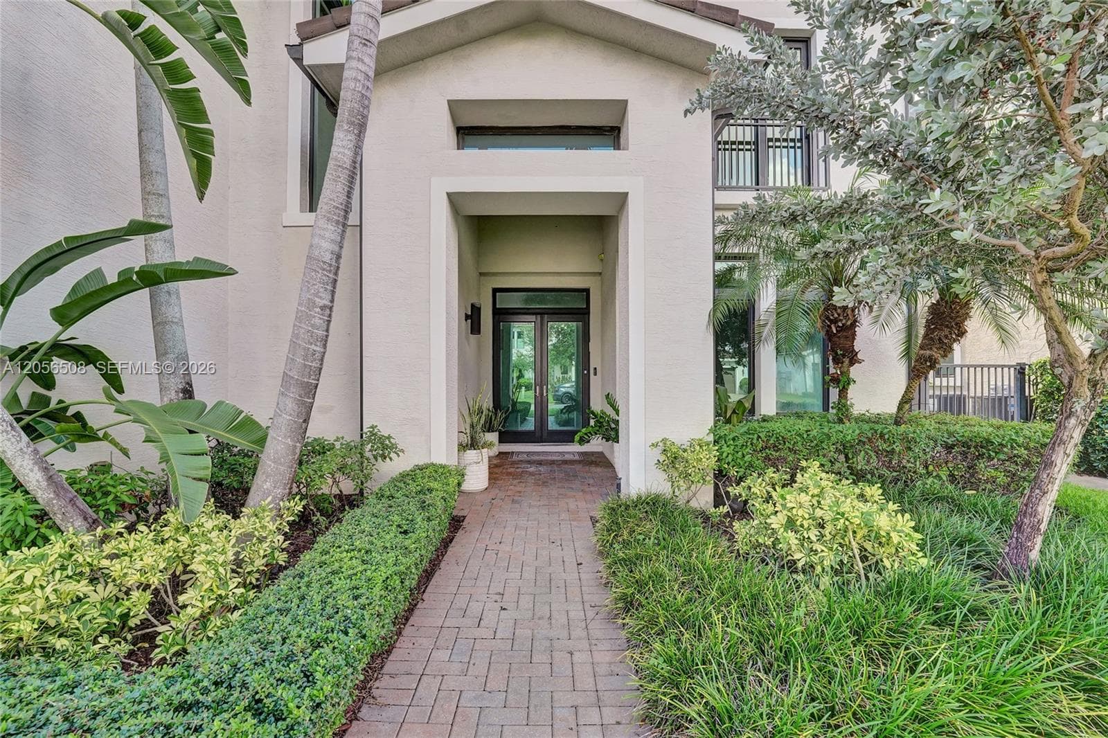 5742 E Brookfield Cir E, Hollywood, FL 33312 photo 2