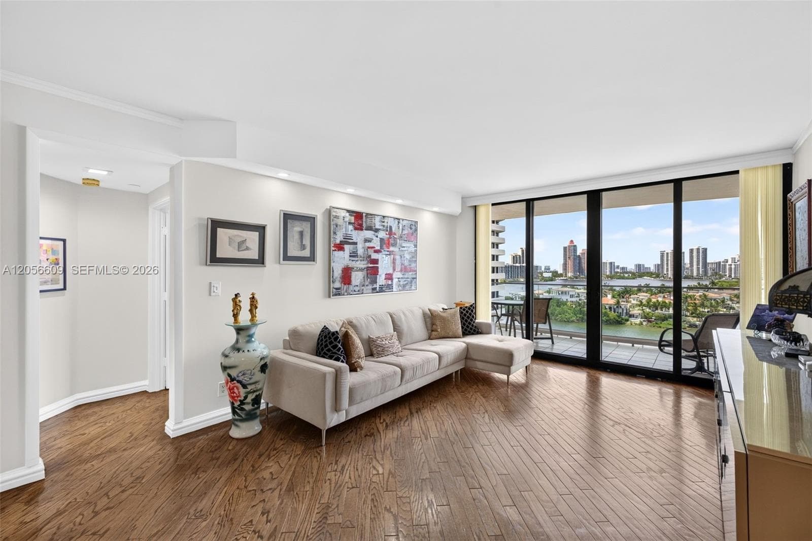 2800 Island Blvd # 1005, Aventura, FL 33160 photo 5