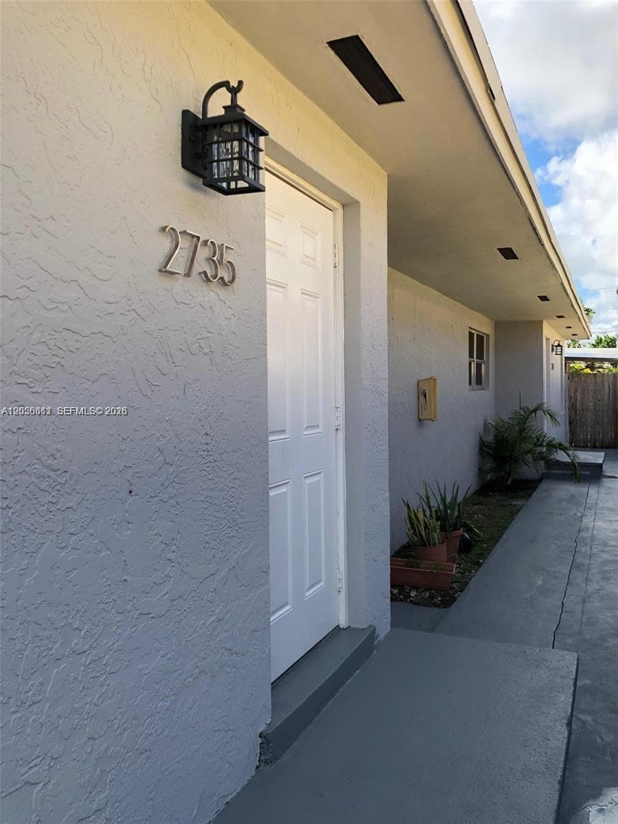 2735 NW 27th St, Miami, FL 33142 photo 3