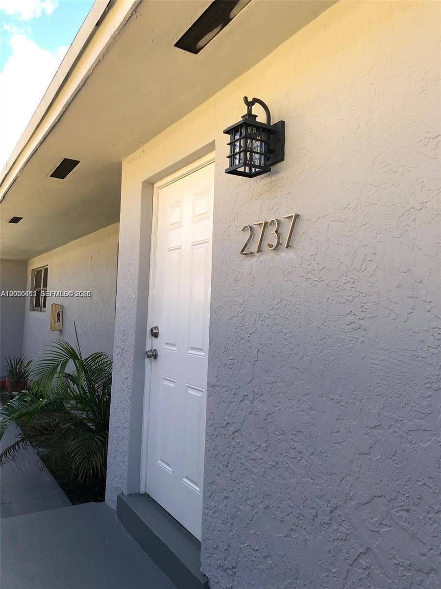 2735 NW 27th St, Miami, FL 33142 photo 4