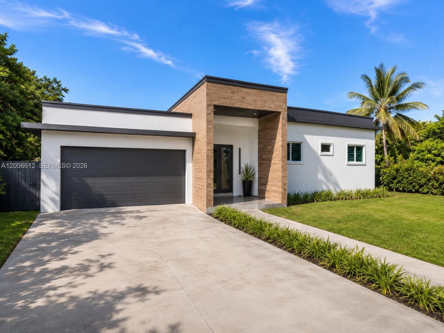 15260 NE 2nd Ave, Miami, FL 33162 photo 2