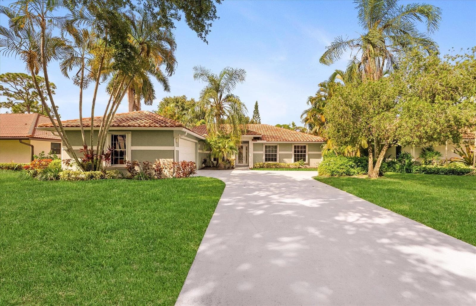 4 Glengary Road, Palm Beach Gardens, FL 33418