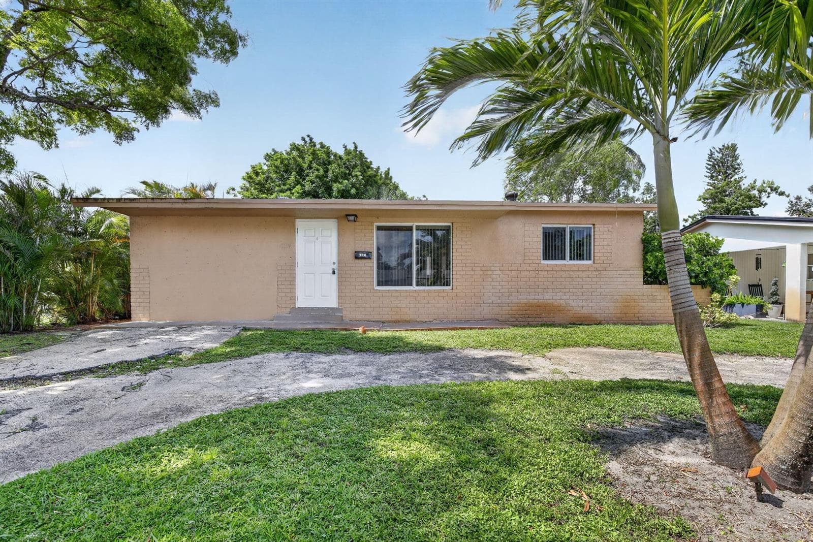 6281 NW 14TH Court, Sunrise, FL 33313 photo 2