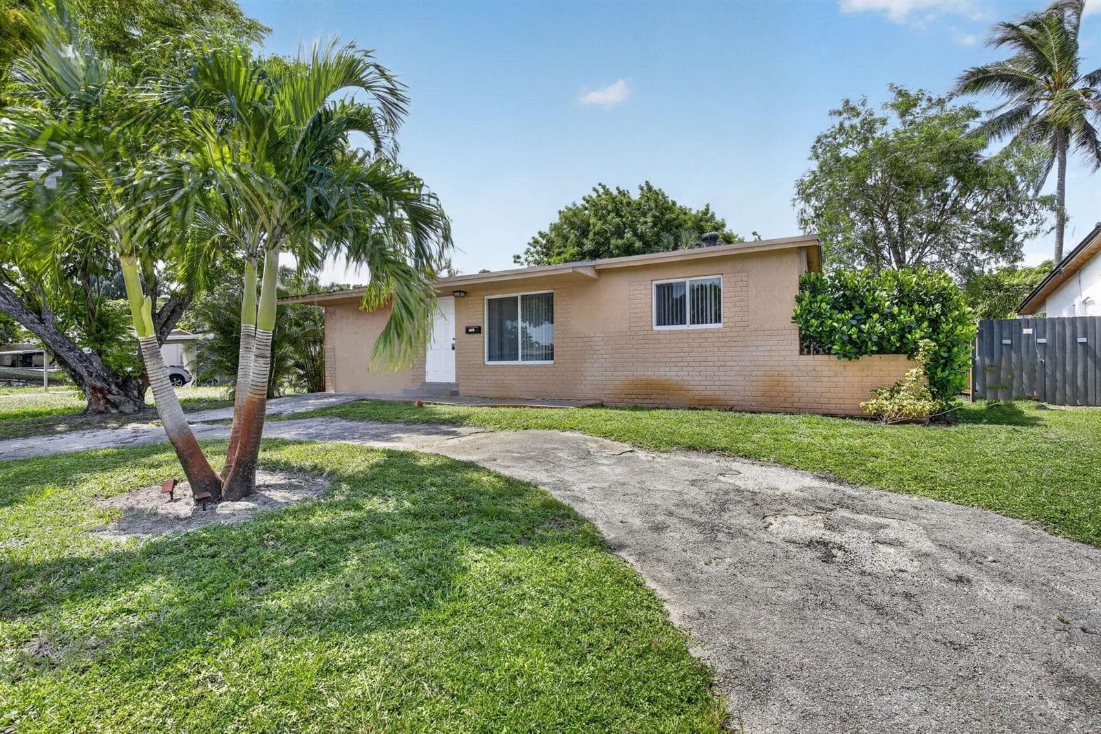 6281 NW 14TH Court, Sunrise, FL 33313 photo 3