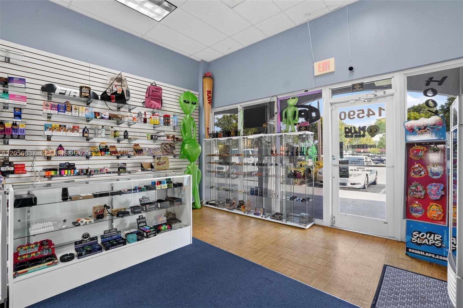 Smoke Shop for Sale in Tamiami, Kendall, FL 33184 photo 3