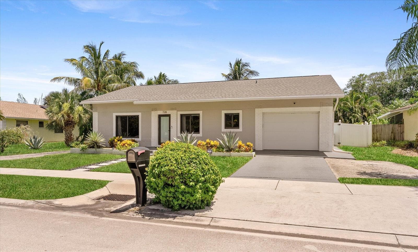 728 NE 9TH Avenue, Boynton Beach, FL 33435 photo 2