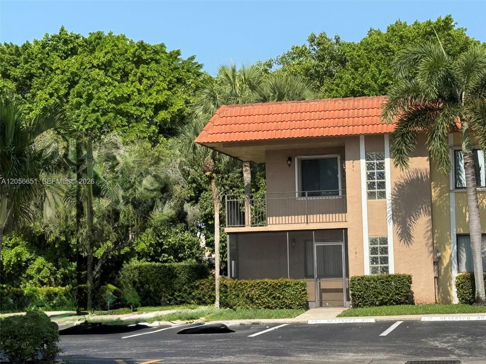 435 Lakeview Dr # 201, Weston, FL 33326 photo 2
