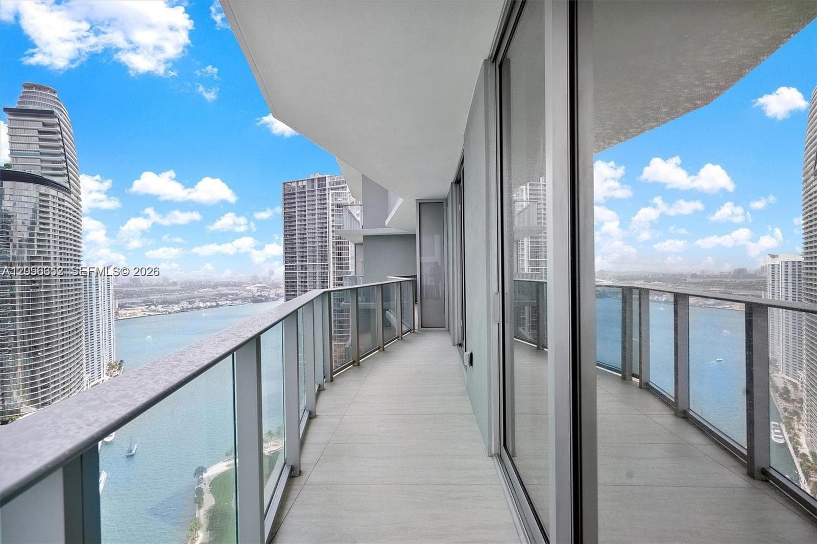 77 SE 5th St # 4106, Miami, FL 33131 photo 2