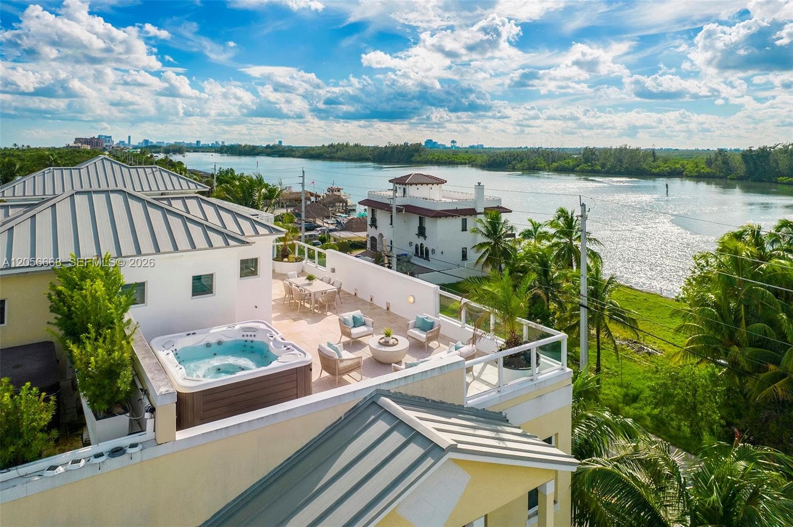 348 Elm St # B-10, Hollywood, FL 33019