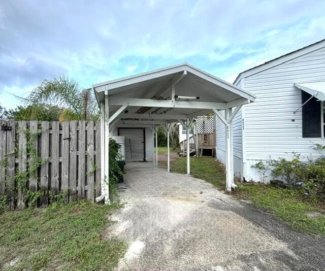 8423 SE Sandy Lane, Hobe Sound, FL 33455 photo 2