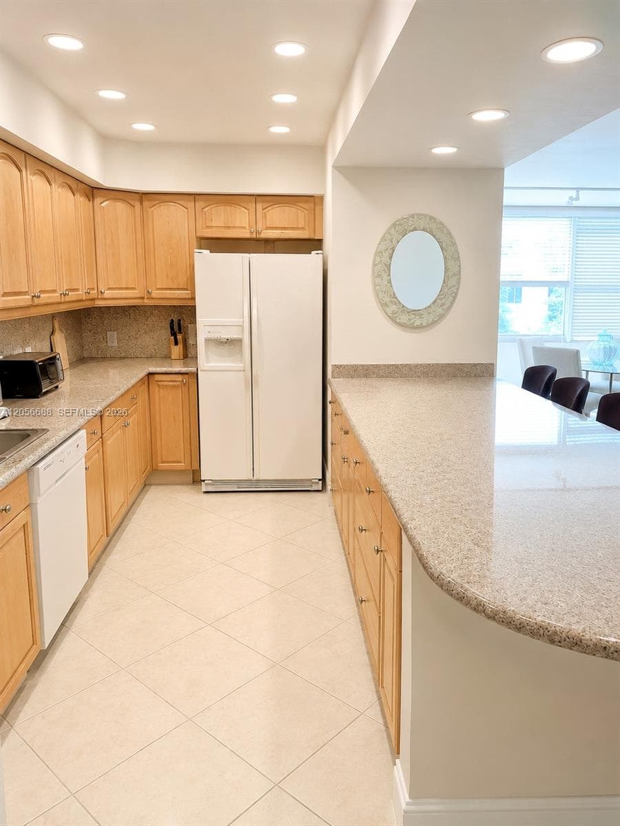 10210 Collins Ave # 303, Bal Harbour, FL 33154 photo 4