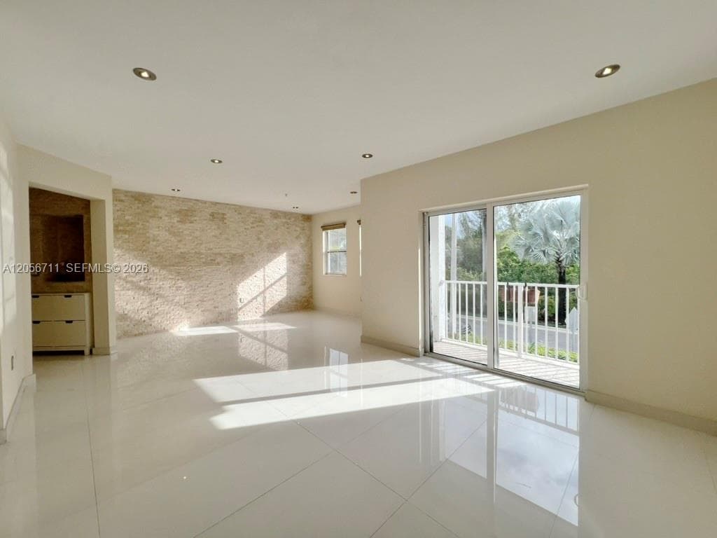 8800 NW 97th Ave # 204, Doral, FL 33178 photo 2