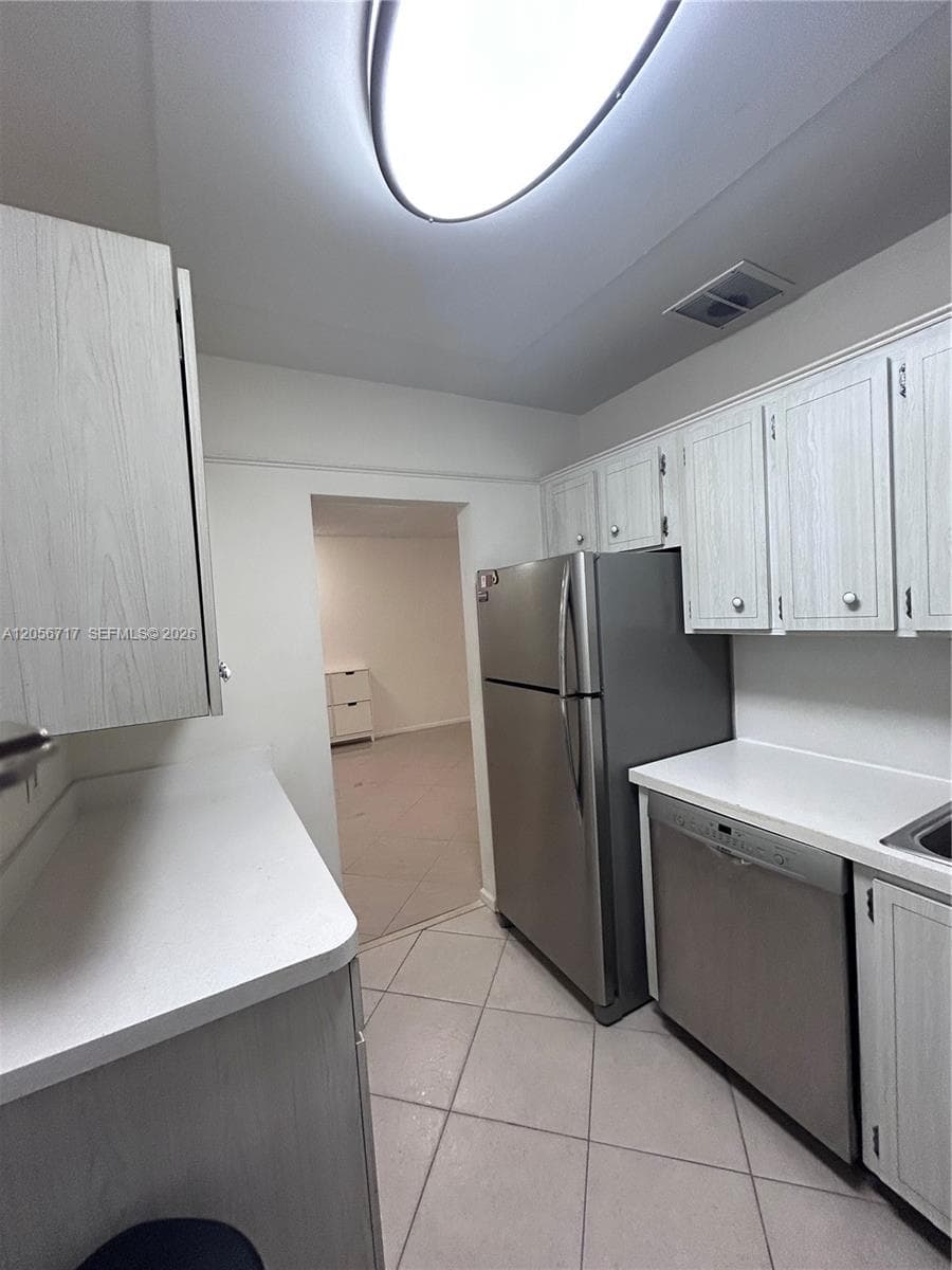 5700 NE 22nd Way # 324, Fort Lauderdale, FL 33308 photo 2