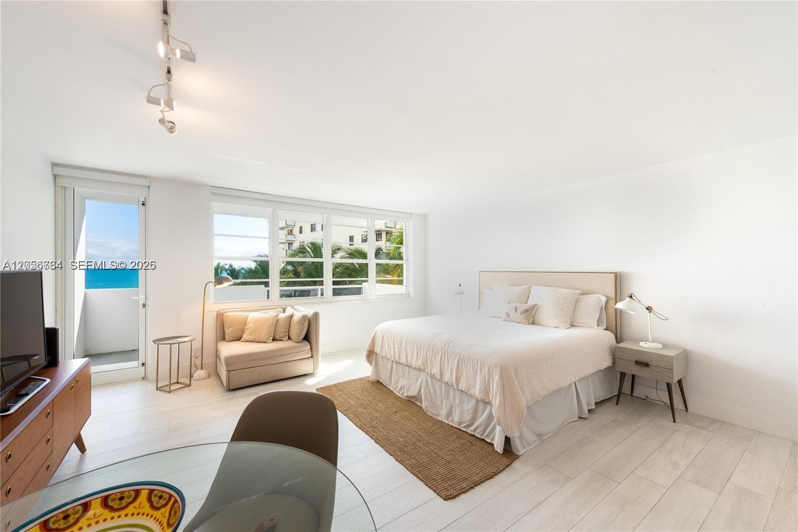100 Lincoln Rd # 619, Miami Beach, FL 33139