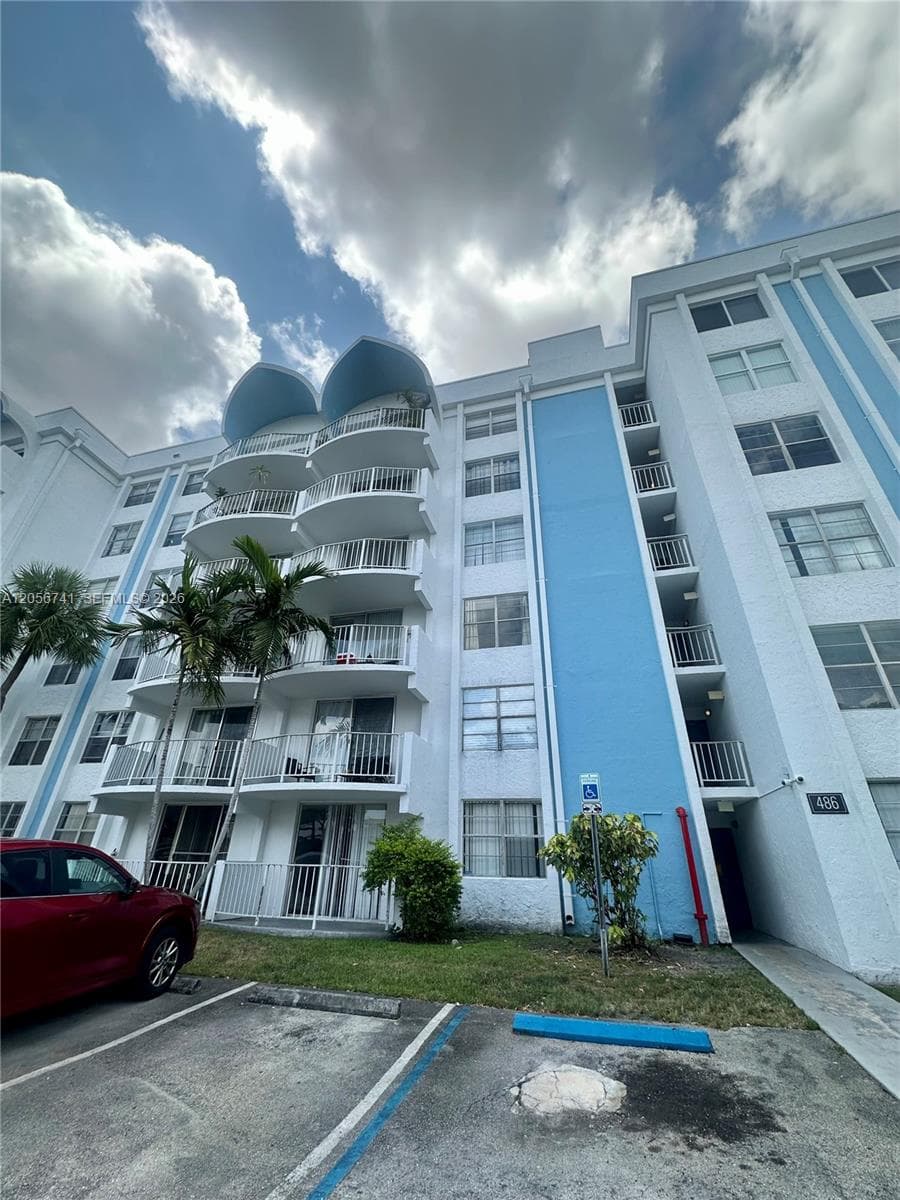 486 NW 165th St Rd # B-103, Miami, FL 33169 photo 2