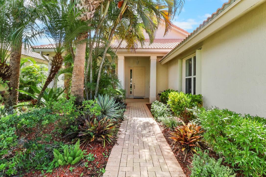 9110 Bay Harbour Circle, West Palm Beach, FL 33411 photo 5