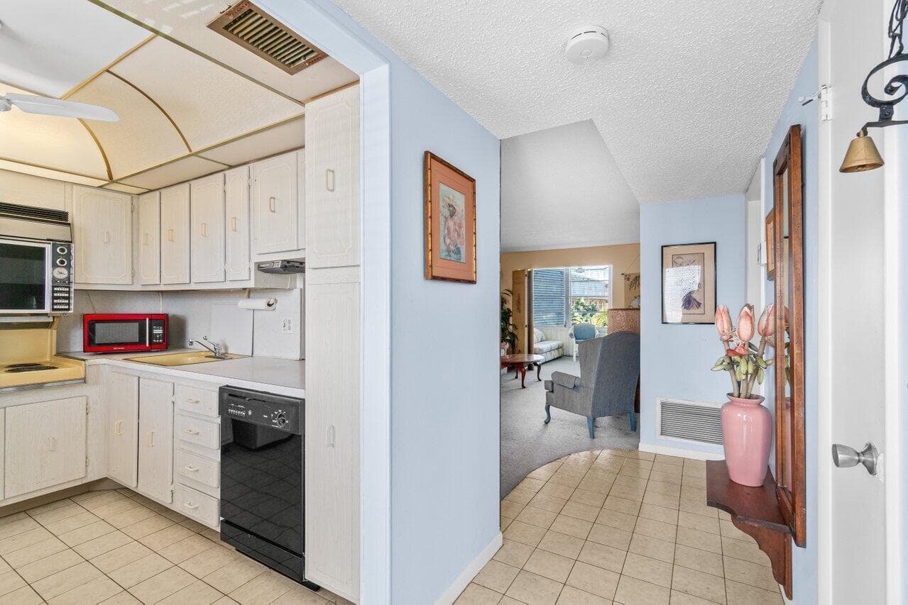 2615 NE 3rd Court # 308, Boynton Beach, FL 33435 photo 3