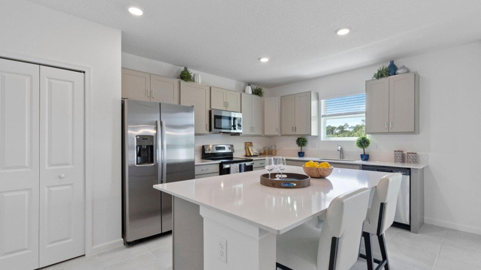 3207 SPANISH CEDAR Place, Fort Pierce, FL 34946 photo 2
