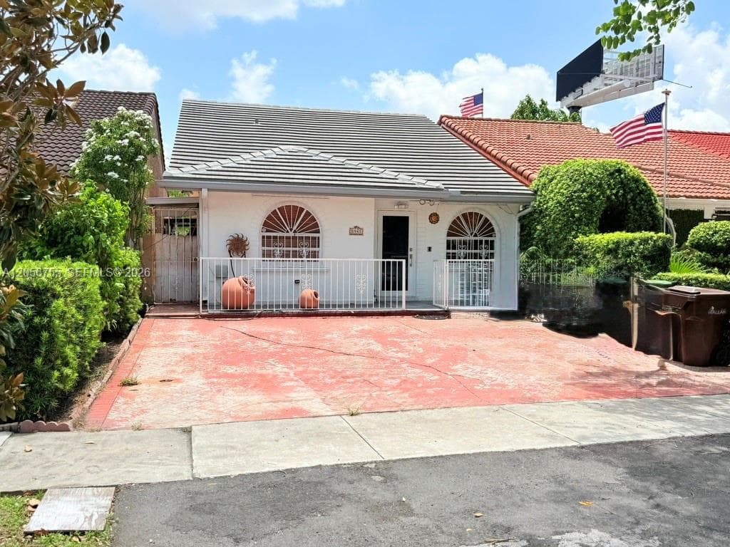5941 W 20th Ln, Hialeah, FL 33016 photo 2