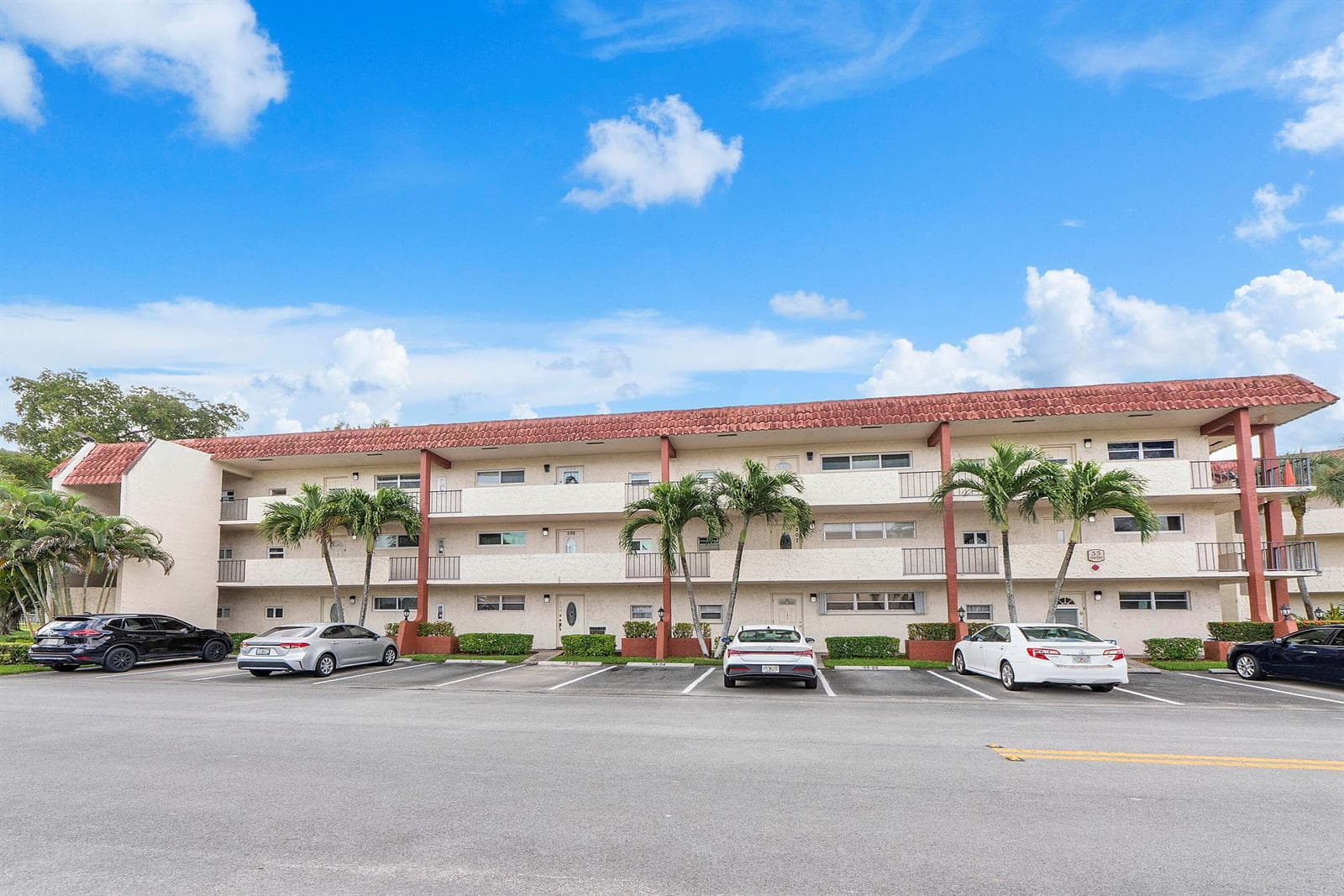 8990 S Hollybrook Boulevard # 209, Pembroke Pines, FL 33025